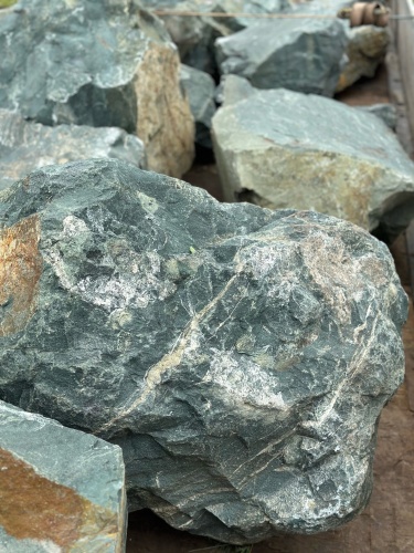 Камни для ландшафтного дизайна зелёные 10-60 килограмм купить в Чистополе