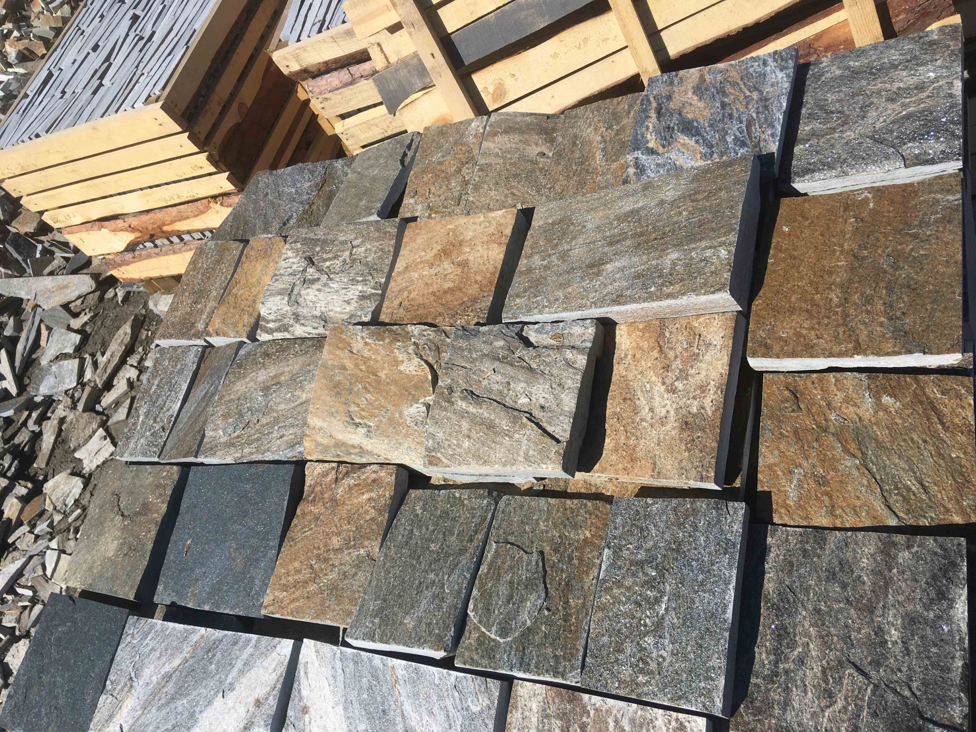 Плитка пилёная златолит Уральский для фасада купить в Чистополе