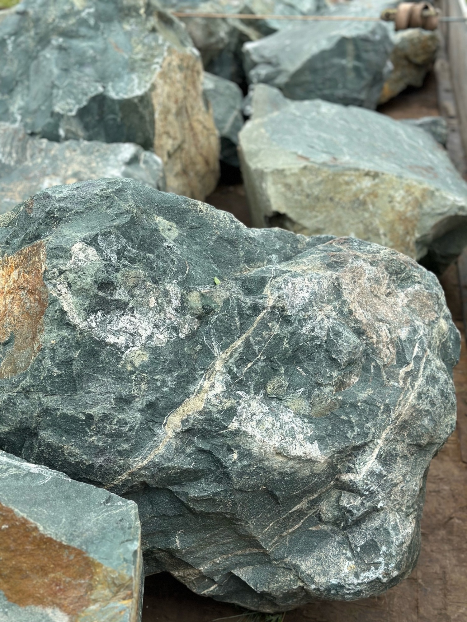 Камни для ландшафтного дизайна зелёные 10-60 килограмм купить в Чистополе