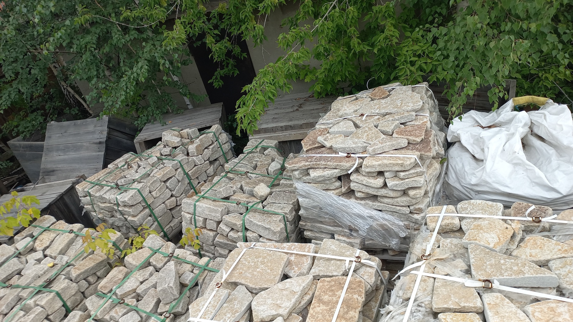 Плитняк гранитный галтованный купить в Чистополе