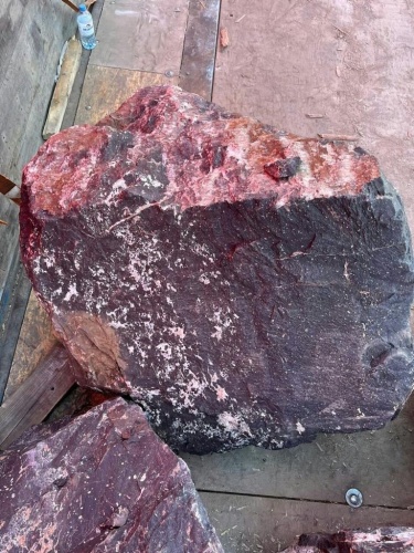 Камни для ландшафтного дизайна красно-фиолетовые 10-60 килограмм купить в Чистополе