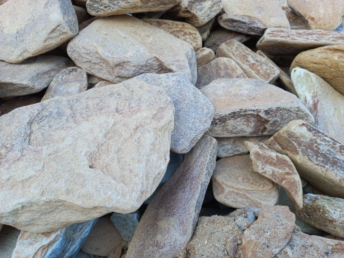 Златолит жёлтый, жёлто-зелёный глыбки и валуны для ланшафтного дизайна купить в Чистополе