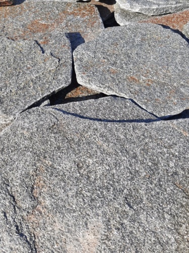 Златолит серебристый галтованный для лестниц купить в Чистополе